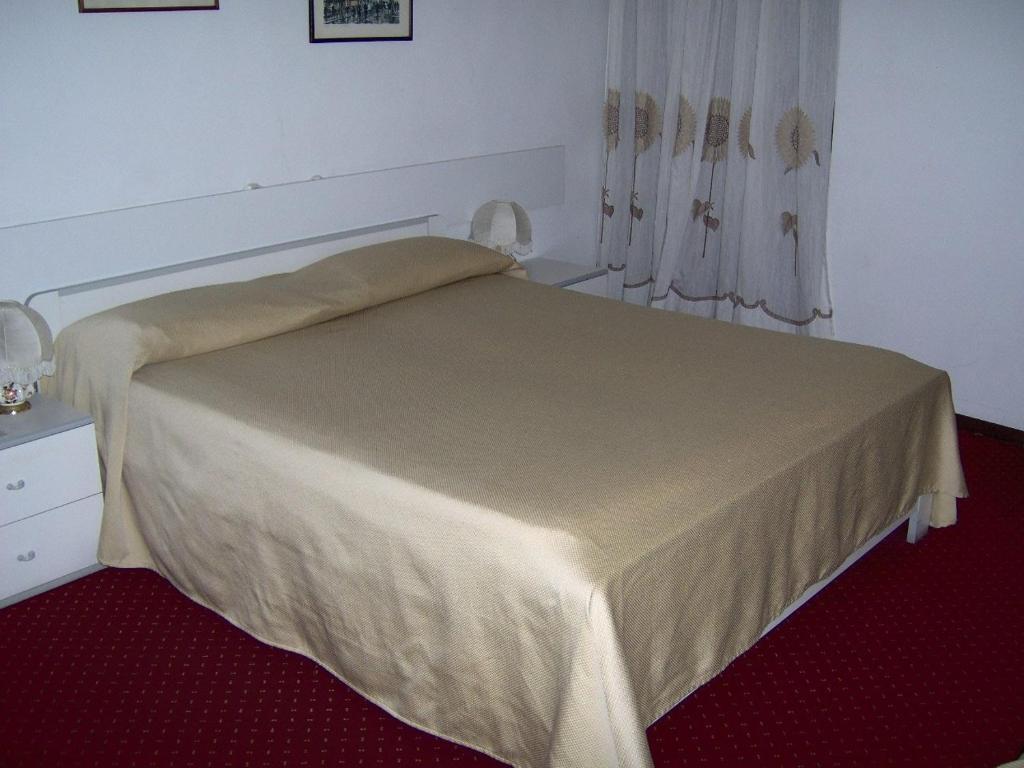 Lago Maggiore Lesa Værelse billede